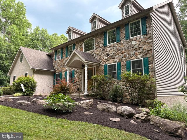 52 HESS RD, Boyertown, PA 19512