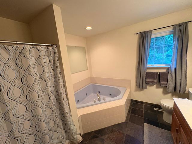 52 HESS RD, Boyertown, PA 19512