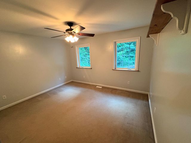 52 HESS RD, Boyertown, PA 19512