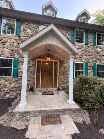 52 HESS RD, Boyertown, PA 19512