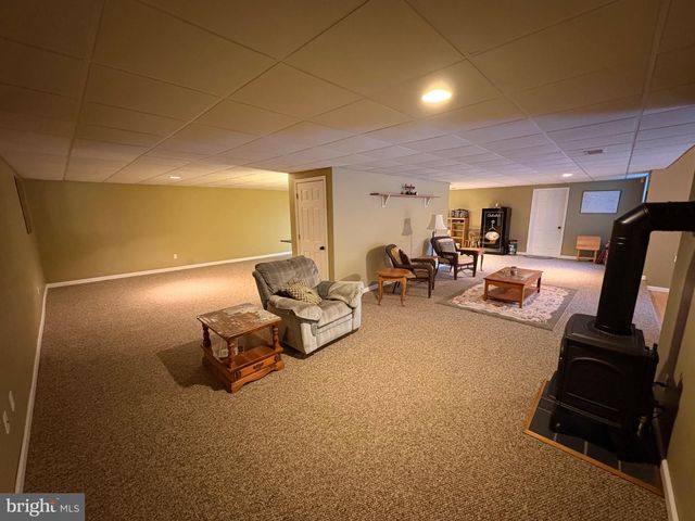 52 HESS RD, Boyertown, PA 19512
