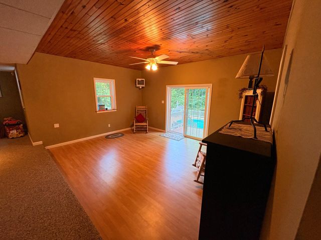 52 HESS RD, Boyertown, PA 19512