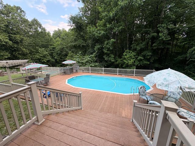 52 HESS RD, Boyertown, PA 19512