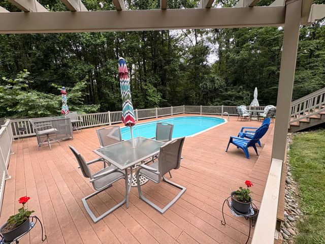 52 HESS RD, Boyertown, PA 19512