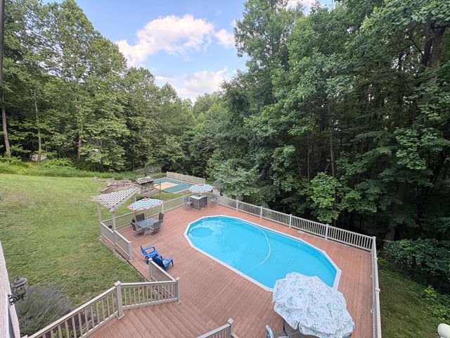 52 HESS RD, Boyertown, PA 19512