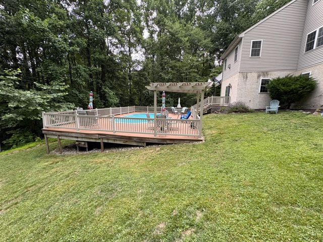 52 HESS RD, Boyertown, PA 19512