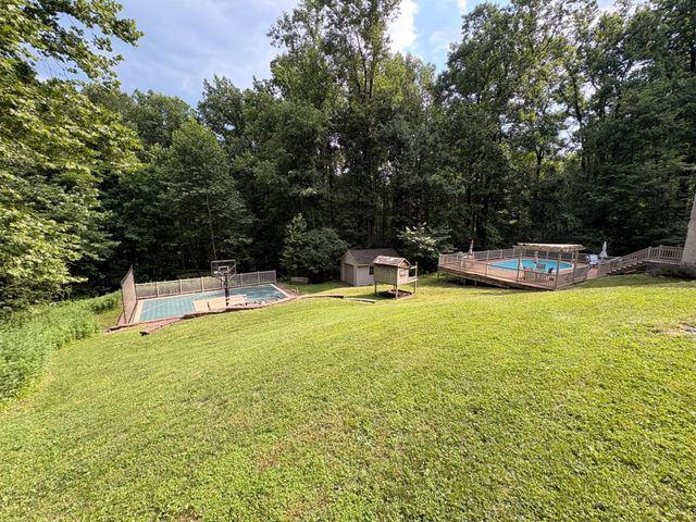 52 HESS RD, Boyertown, PA 19512