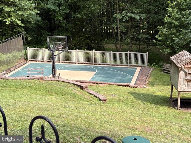52 HESS RD, Boyertown, PA 19512