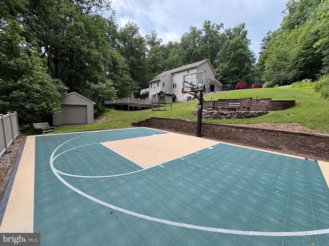 52 HESS RD, Boyertown, PA 19512