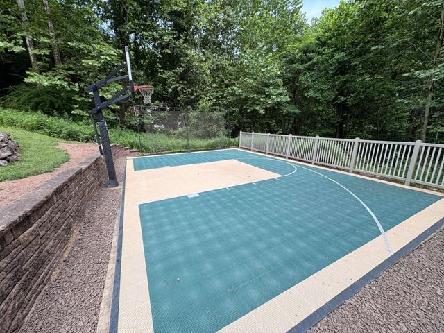 52 HESS RD, Boyertown, PA 19512
