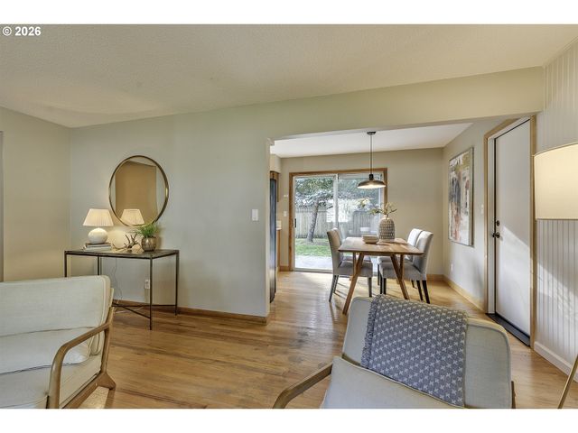 6096 HARRINGTON Ave, Lake Oswego, OR 97035