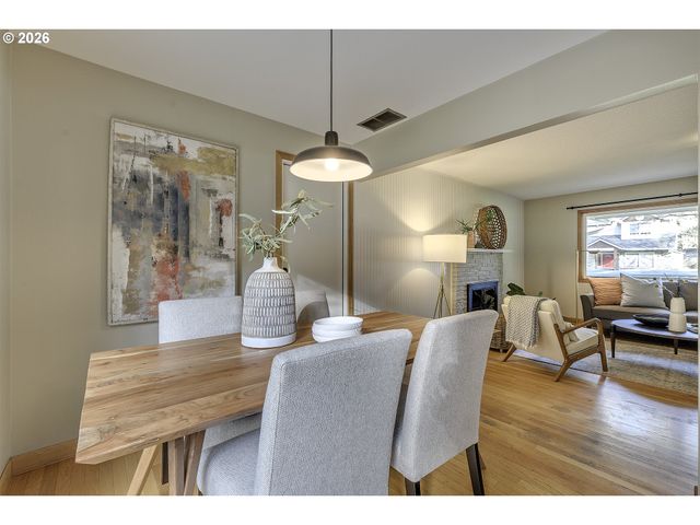 6096 HARRINGTON Ave, Lake Oswego, OR 97035