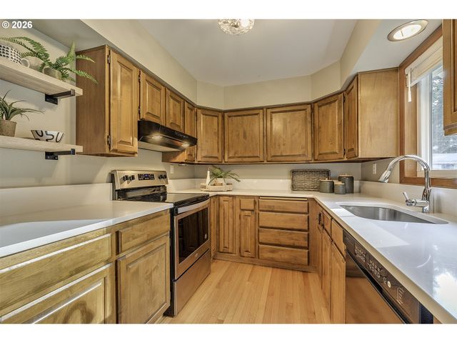6096 HARRINGTON Ave, Lake Oswego, OR 97035