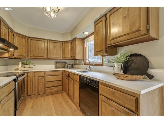 6096 HARRINGTON Ave, Lake Oswego, OR 97035