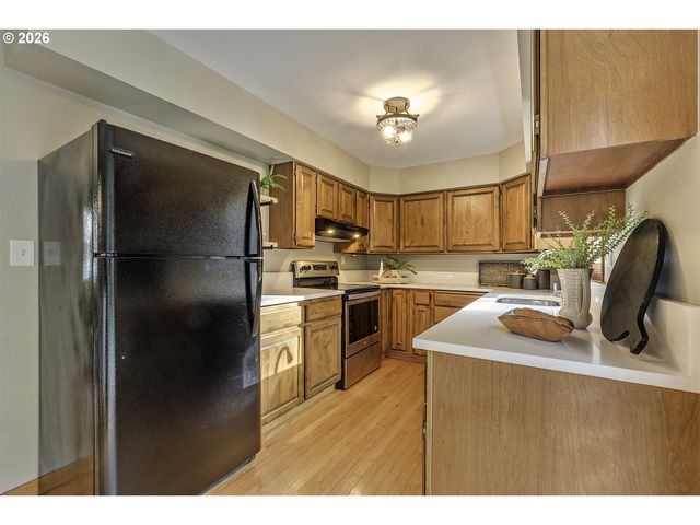 6096 HARRINGTON Ave, Lake Oswego, OR 97035