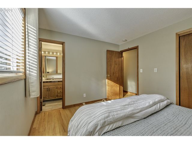 6096 HARRINGTON Ave, Lake Oswego, OR 97035