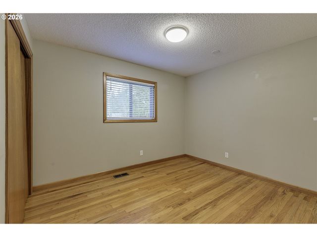 6096 HARRINGTON Ave, Lake Oswego, OR 97035