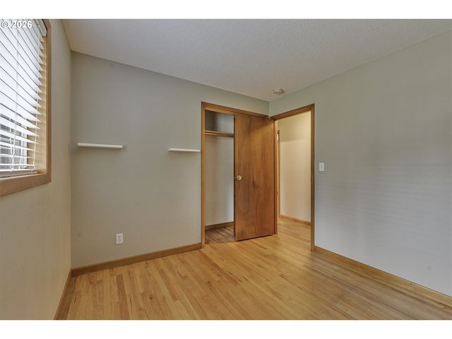 6096 HARRINGTON Ave, Lake Oswego, OR 97035