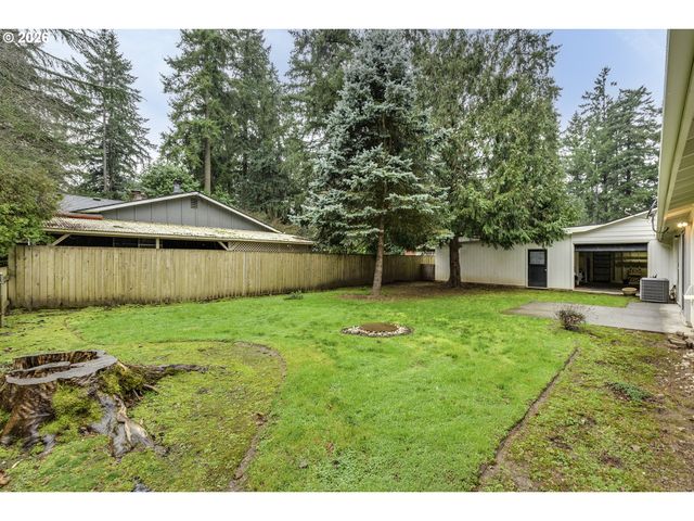 6096 HARRINGTON Ave, Lake Oswego, OR 97035