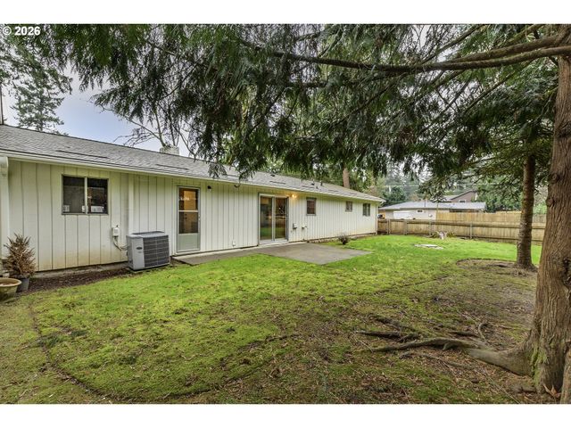 6096 HARRINGTON Ave, Lake Oswego, OR 97035