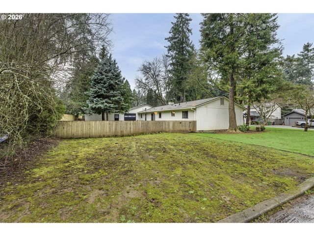 6096 HARRINGTON Ave, Lake Oswego, OR 97035