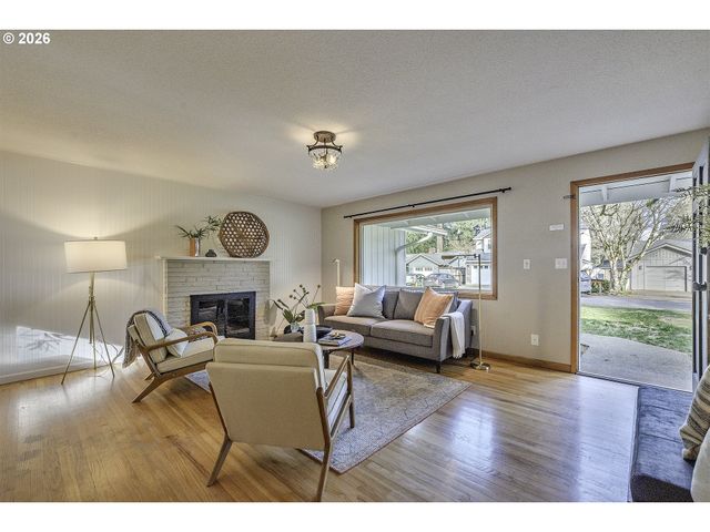 6096 HARRINGTON Ave, Lake Oswego, OR 97035