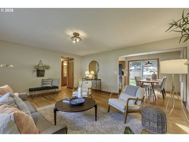 6096 HARRINGTON Ave, Lake Oswego, OR 97035