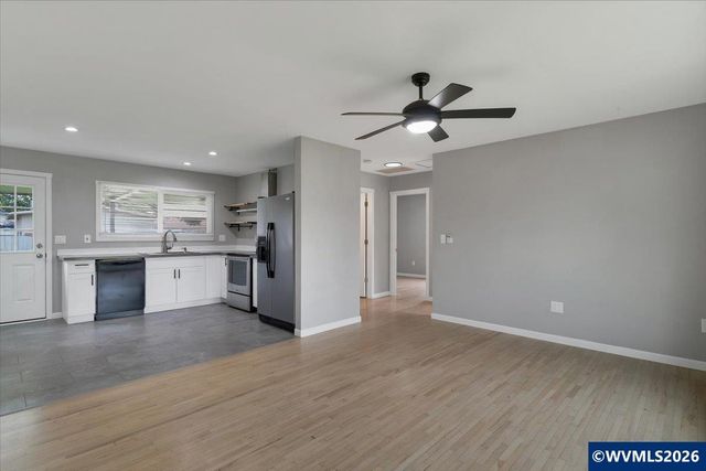 455 Marino Dr N, Keizer, OR 97303