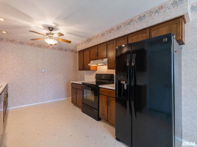 216 SCHRAMM Drive, Pekin, IL 61554