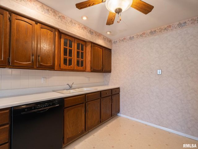 216 SCHRAMM Drive, Pekin, IL 61554