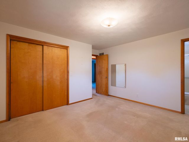 216 SCHRAMM Drive, Pekin, IL 61554