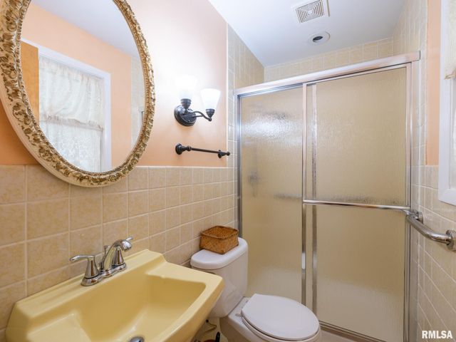 216 SCHRAMM Drive, Pekin, IL 61554