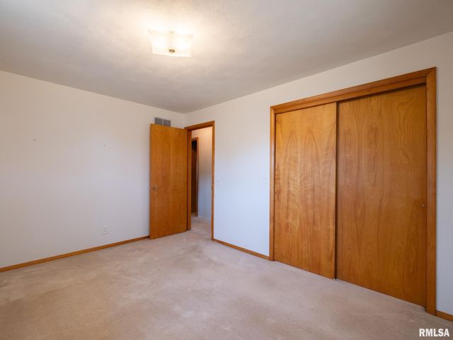 216 SCHRAMM Drive, Pekin, IL 61554