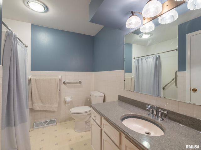 216 SCHRAMM Drive, Pekin, IL 61554