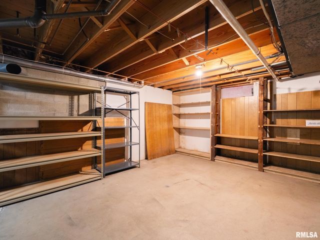 216 SCHRAMM Drive, Pekin, IL 61554