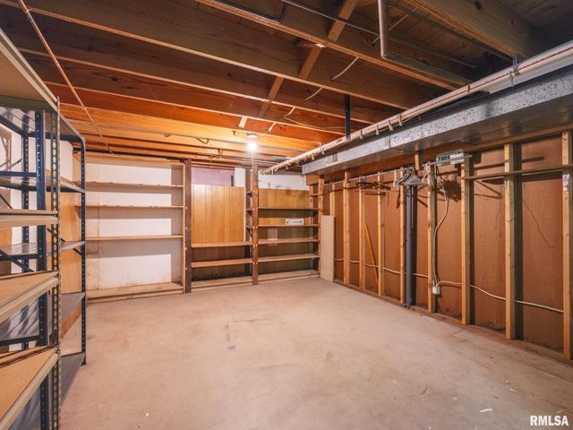 216 SCHRAMM Drive, Pekin, IL 61554