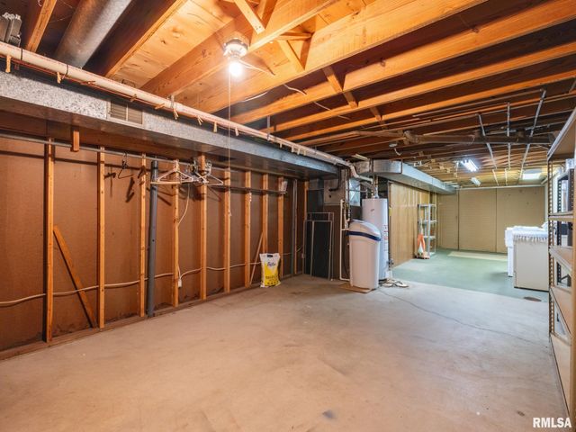 216 SCHRAMM Drive, Pekin, IL 61554