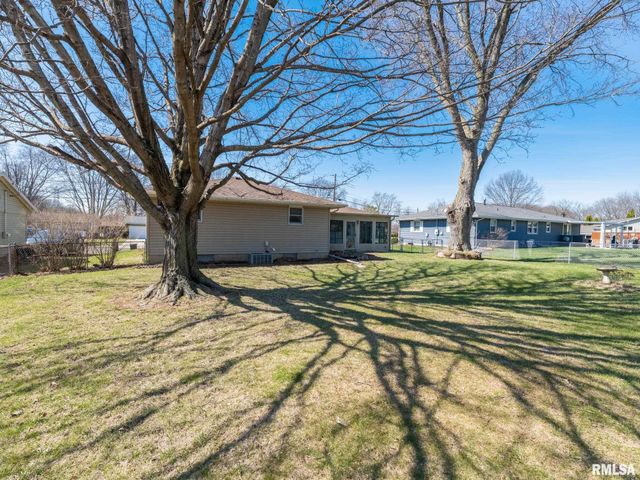216 SCHRAMM Drive, Pekin, IL 61554