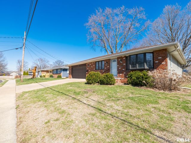 216 SCHRAMM Drive, Pekin, IL 61554