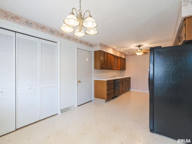 216 SCHRAMM Drive, Pekin, IL 61554