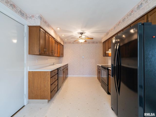 216 SCHRAMM Drive, Pekin, IL 61554