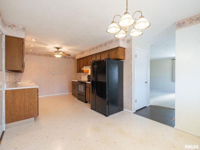 216 SCHRAMM Drive, Pekin, IL 61554