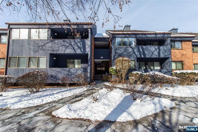 4125 Hilltop Road, Mahwah, NJ 07430