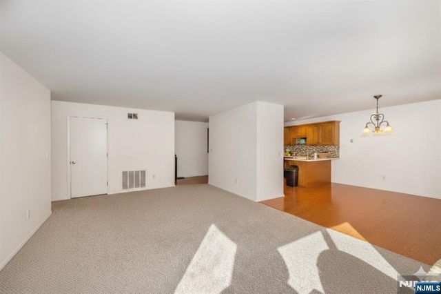 4125 Hilltop Road, Mahwah, NJ 07430