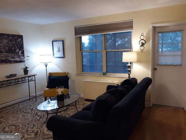 300 W Peachtree Street 3I, Atlanta, GA 30308