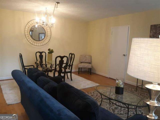 300 W Peachtree Street 3I, Atlanta, GA 30308