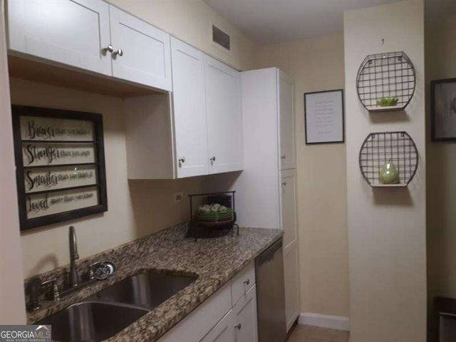 300 W Peachtree Street 3I, Atlanta, GA 30308