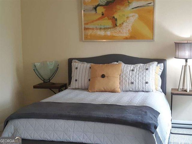 300 W Peachtree Street 3I, Atlanta, GA 30308