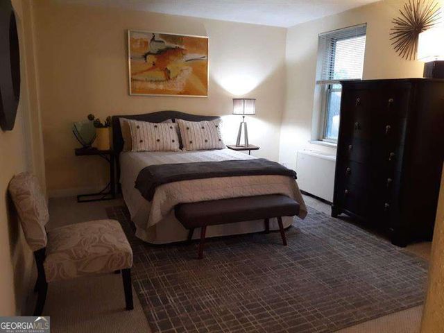 300 W Peachtree Street 3I, Atlanta, GA 30308