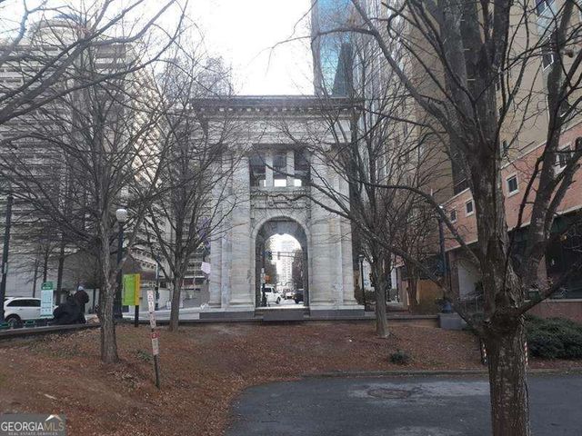 300 W Peachtree Street 3I, Atlanta, GA 30308